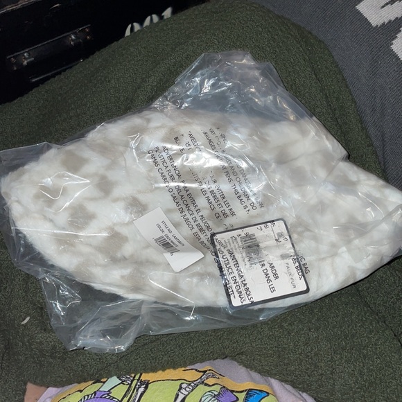 Faux fur bucket hat - Picture 4 of 6